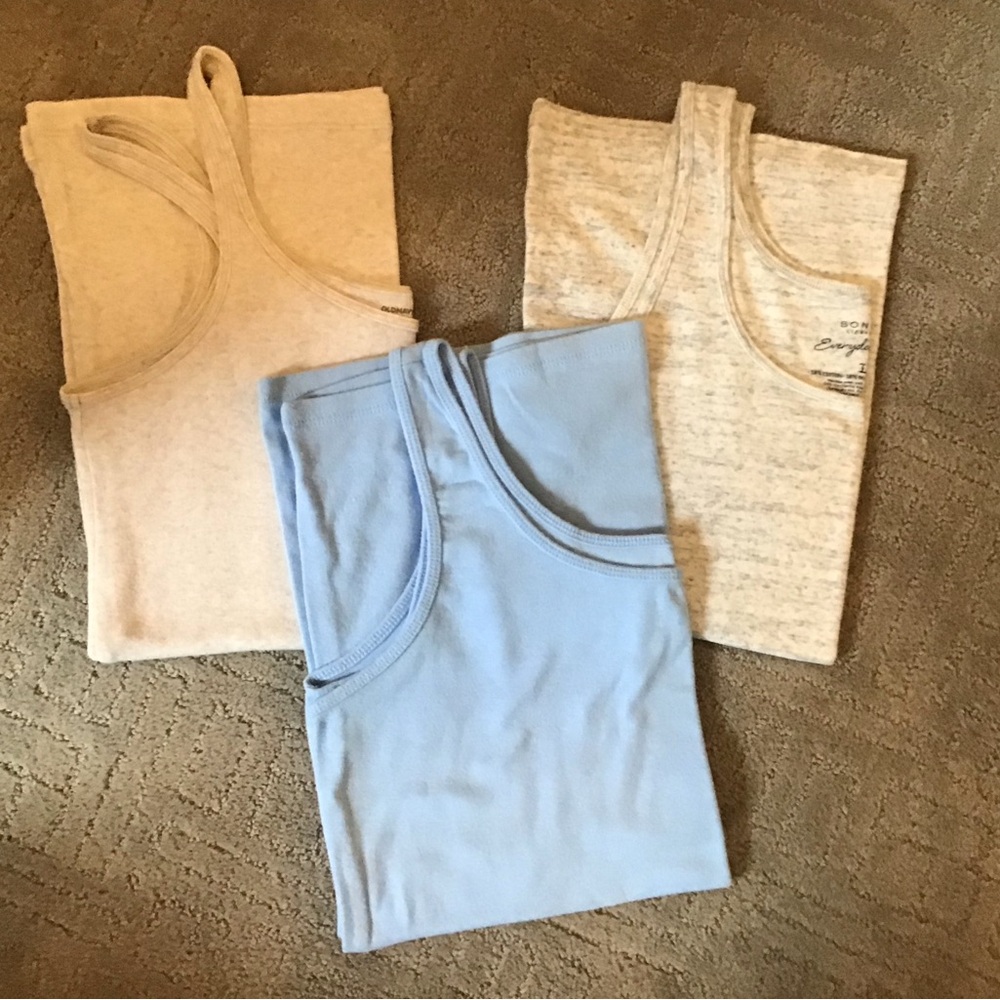 Bundle of 5 tank tops size large